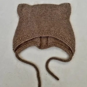 Handgestrickte braune Teddyhaube mit Bären-Öhrchen und Bindebändern